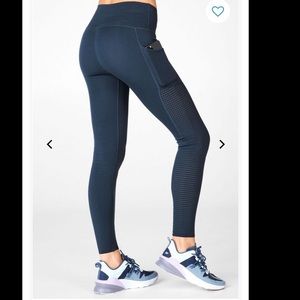 Fabletics High-Waisted Sculptknit Pocket Legging